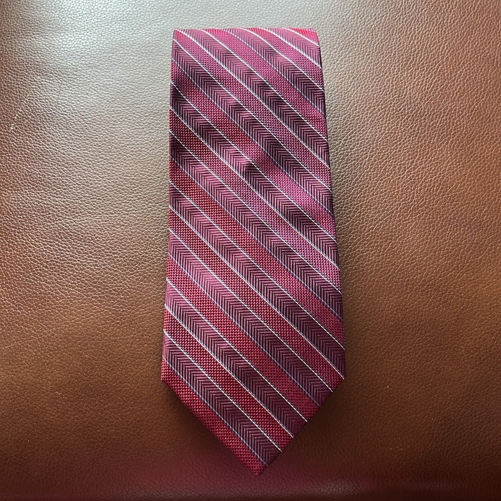 Bruno Pirattelli Men's Burgundy Diagonal Stripe Woven Silk Tie Classic